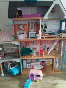 Dahlia Mansion Dollhouse
