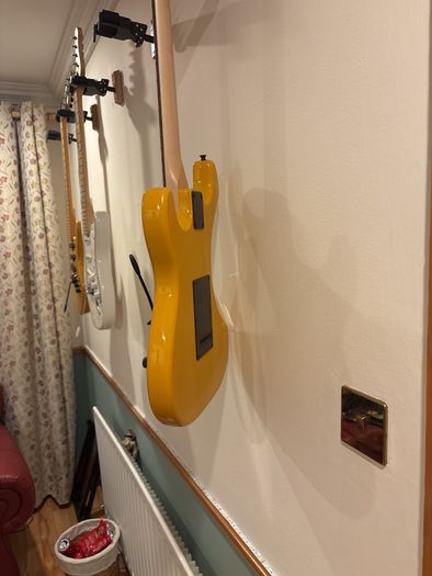 GROOVE Strat copy really unusual colour . Nice . Made ( assembled ? in Canada