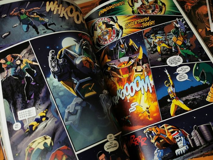 Mighty Morphin Power Rangers Graphic Novel ! Volume 1 ! 2016 ! by BOOM! Studios !