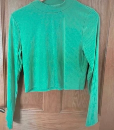 2 x crop tops size large