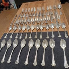 F.B. Rogers American Chippendale silver-plated cutlery set