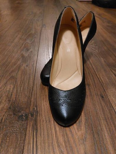 Clarks cushion-NEW- UK7