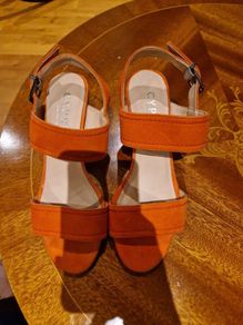 orange sandal size 5
