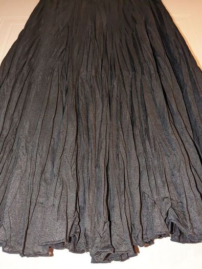 Perfect for Summer. beautiful midi skirt from Sharagano
