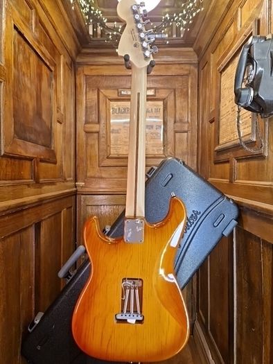 Fender AM Performer Stratocaster 2021