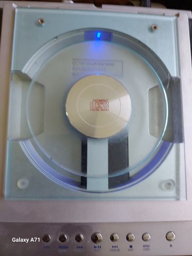 HITACHI Tuner-CD Player, Model AX-M66, including 2 Hitachi speakers, Antennae, Dual Auxillary, in very good condition
