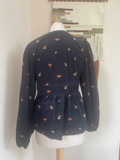 Nobody's Child Size 10-stunning top with fine cord detail