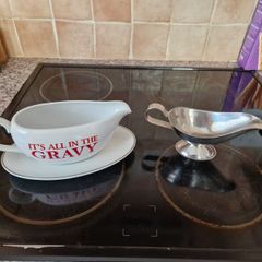 Gravy boats