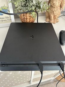PS4, 2 controllers, camera and 1 game