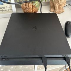 PS4, 2 controllers, camera and 1 game