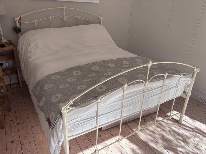king size bed