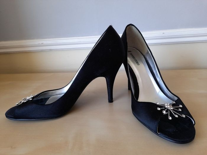black heels 6 peep toe