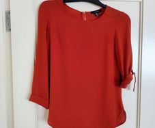 women's rust 3/4 length sleeve top