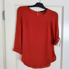 women's rust 3/4 length sleeve top