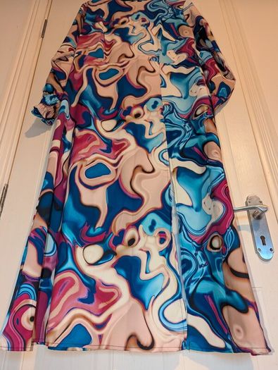 Gorgeous swirl print side slit midi dress from Jenerique