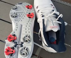 Golf shoes