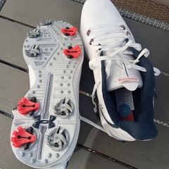 Golf shoes