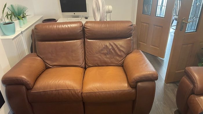 2 Seater Italian Leather Sofa- Electric Recliner not working