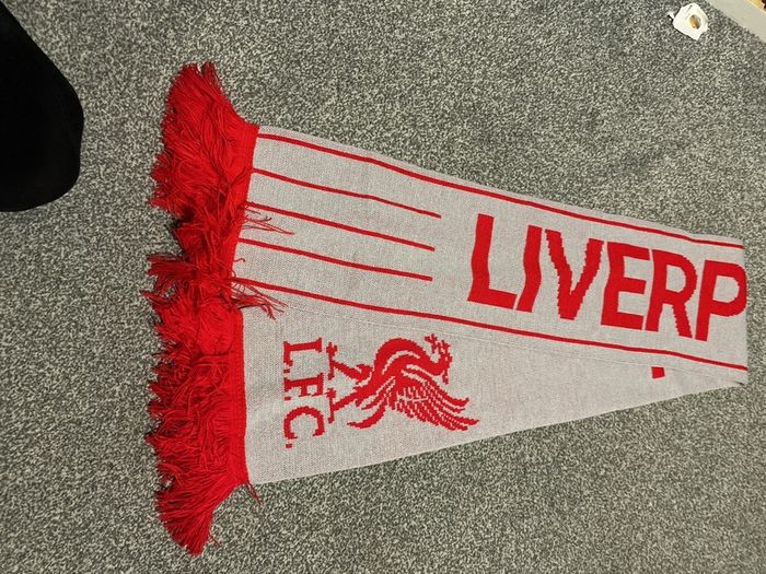 Liverpool Fc Scarf and Washbag set