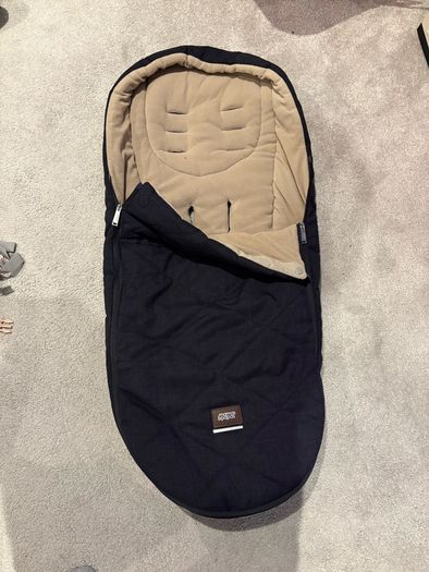 UPPAbaby Vista V2 Pushchair & Carrycot Bundle | Sierra plus mamas and papas footmuff