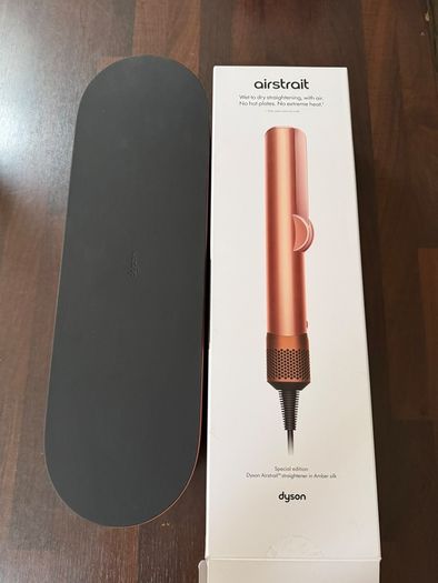 Dyson Airstrait wet-to-dry hair straightener