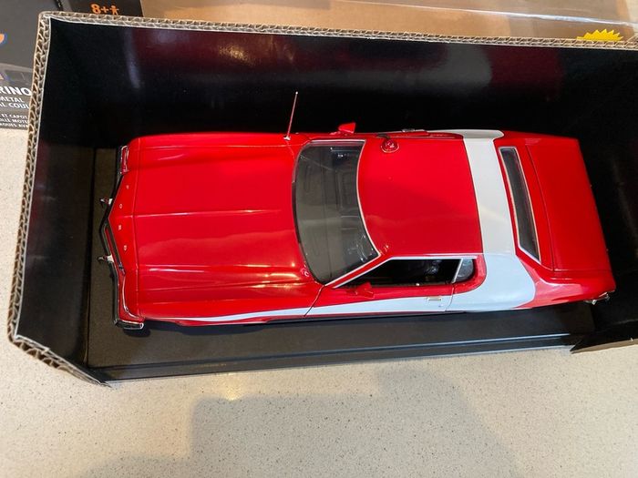 Ford Gran Torino Scale 1/18 Starsky & Hutch 2