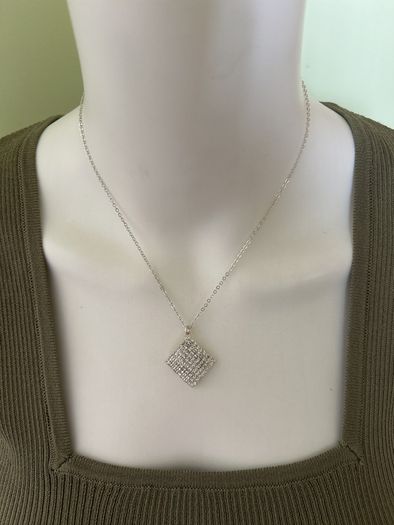 Silver tone sparkling necklace