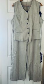 Waistcoat/ trousers Grey in colour size 16