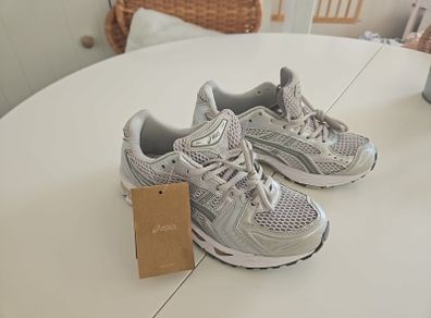 Asics trainers