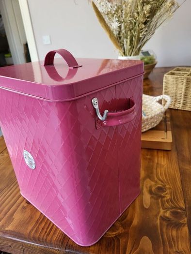 bread bin