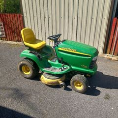 Ride on lawnmower