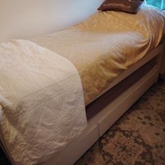 Single bed with trundle bed