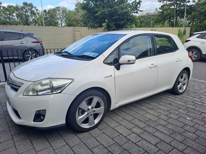 Toyota Auris  Hybrid T-Siprit Cvt