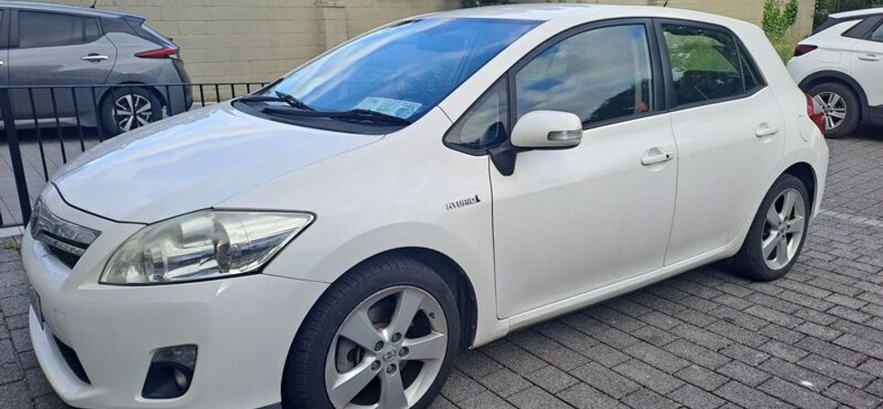 Toyota Auris  Hybrid T-Siprit Cvt