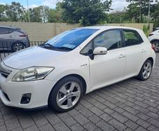 Toyota Auris  Hybrid T-Siprit Cvt