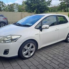 Toyota Auris  Hybrid T-Siprit Cvt