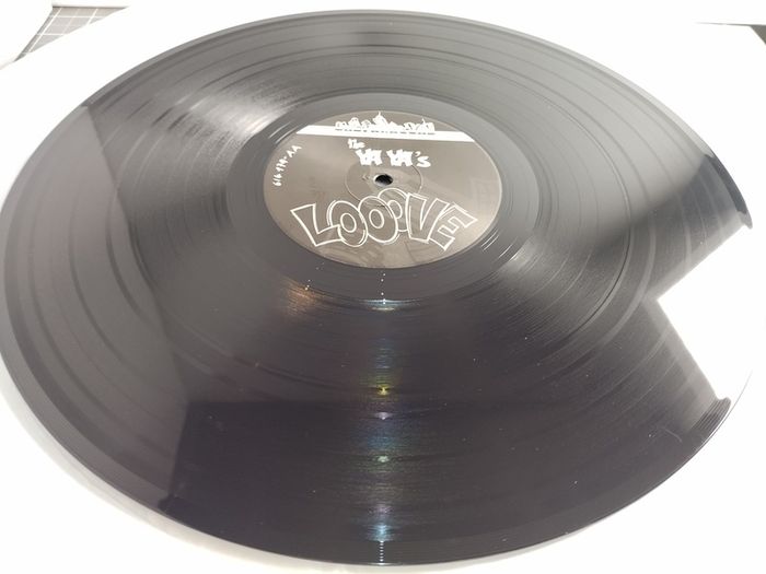 The Ya Ya's - Looove - Ariola Records - AKA Caveman! ORIGINAL 1992 PRESSING! Condition: MINT! Brand SPANKING New!