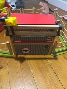wooden dinosaur cage playset
