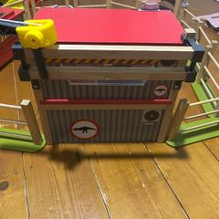 wooden dinosaur cage playset