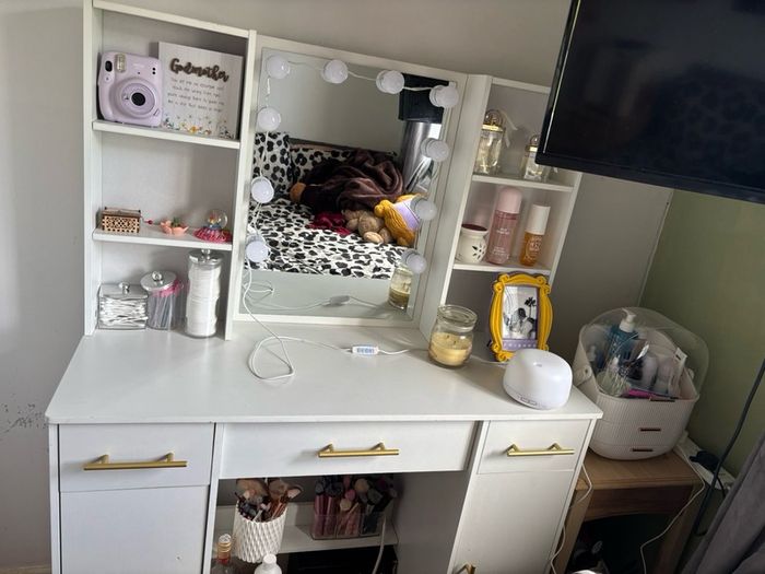 Vanity Table Dresser