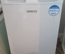Fridge under counter with icebox