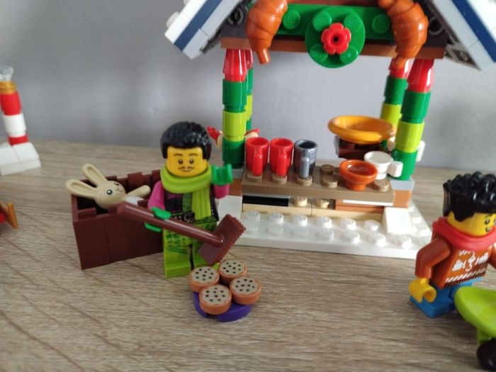 LEGO Winter Village Accessories and Mini Figures Bundle 1