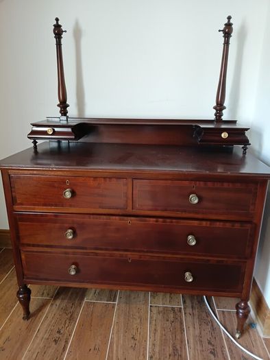 Antique dressing table with mirror