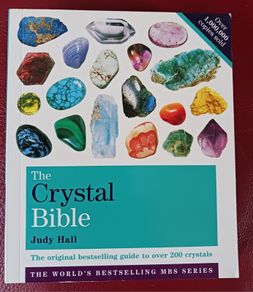 The Crystal Bible / Judy Hall/ 2009