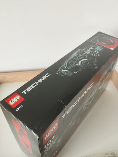 Lego Technic The Batman Batmobile