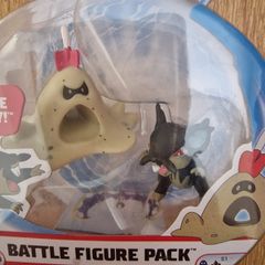 Pokemon 2 Inch Battle Action Figure Pack includes  Alolan Rattata and Sandygast