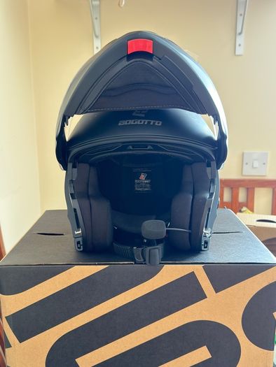 Bogotto H271 Medium Bluetooth Flip up Helmet in Matte Black