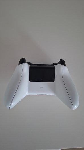 Xbox One S  500Gb + 2games