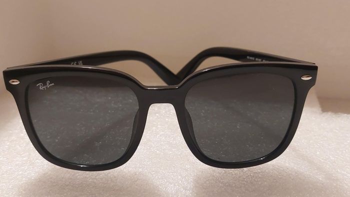 Ray-Ban  Sunglasses  Bold Oversized Style