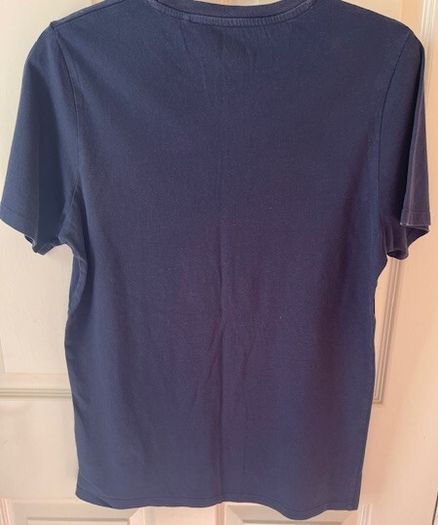 Jack & Jones T-shirt Size Small (small Adult)  DARK NAVY.  In Excellent Condition. Like New.